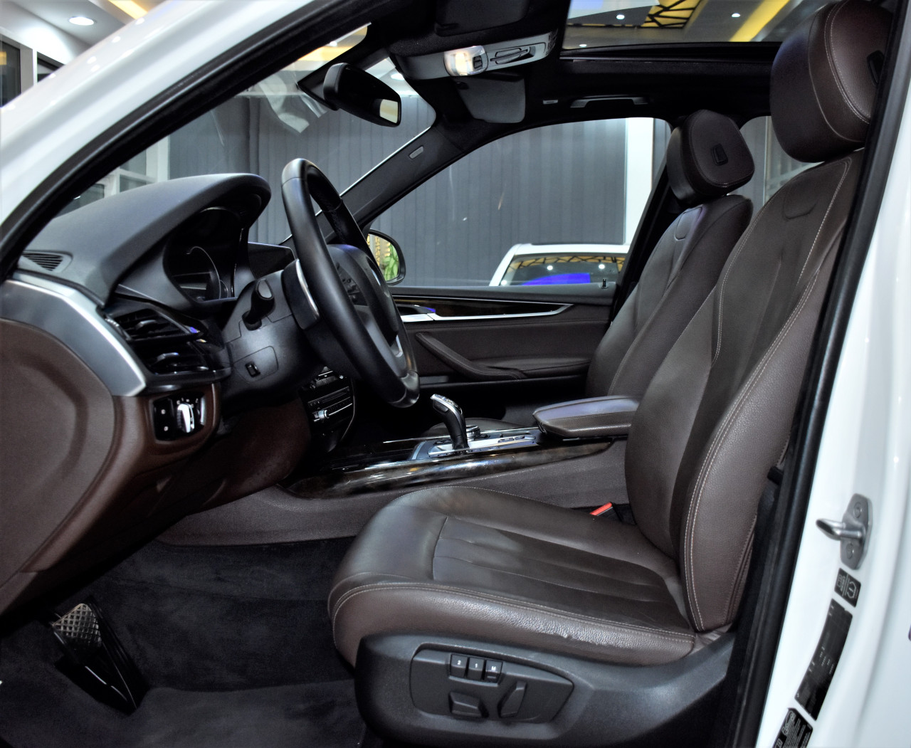 BMW X5 - Image 9