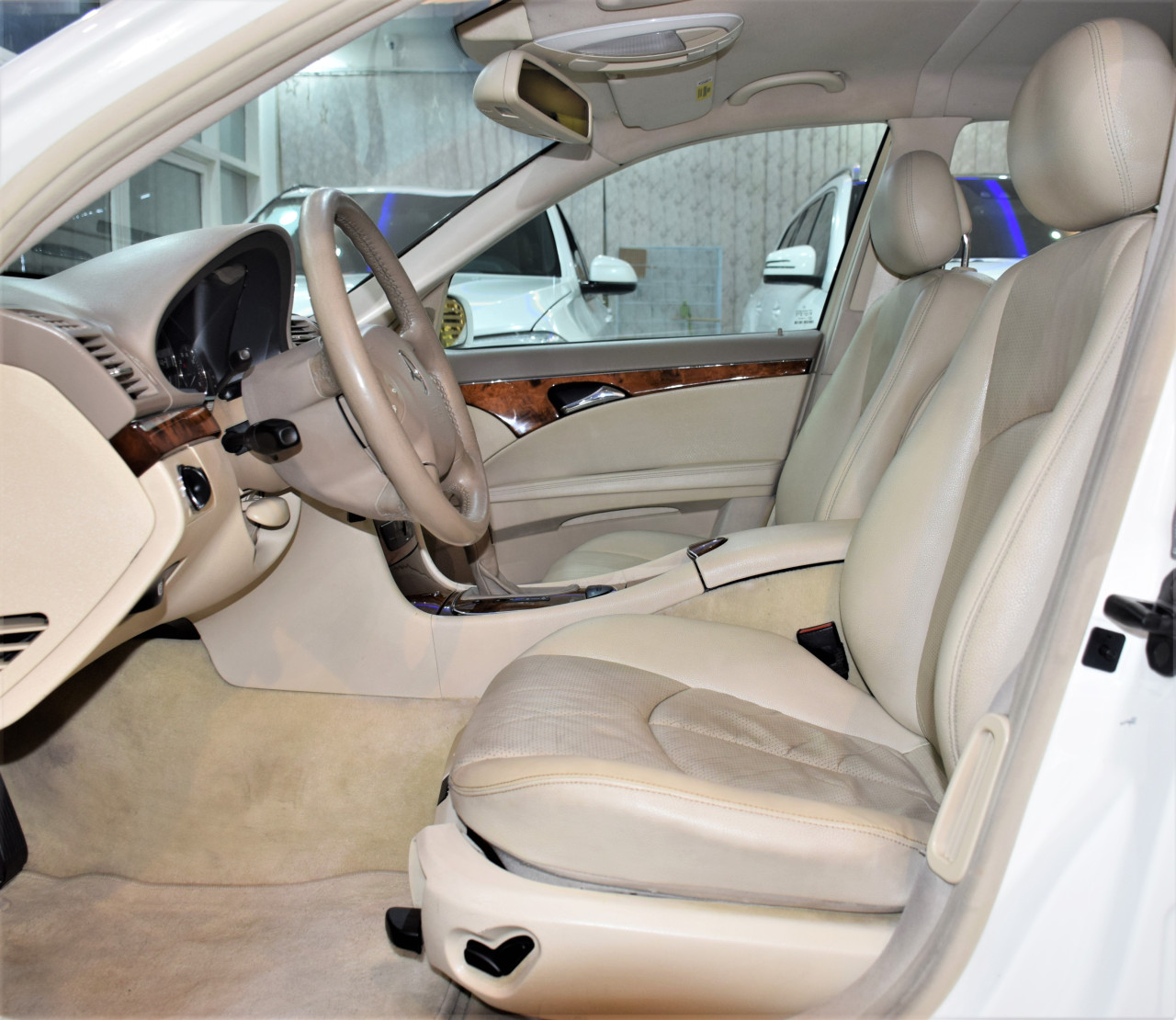 Mercedes Benz E-Class - Image 12