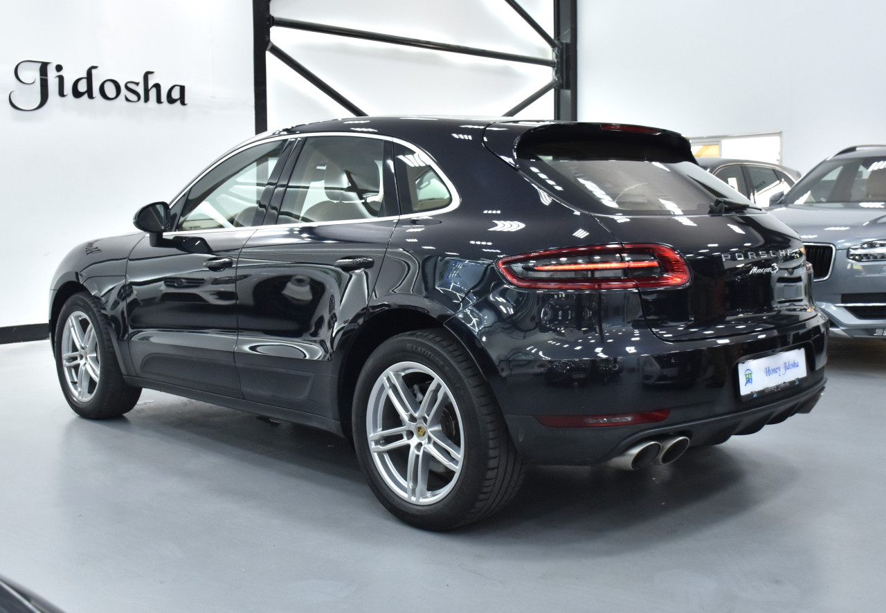 Porsche Macan - Image 10