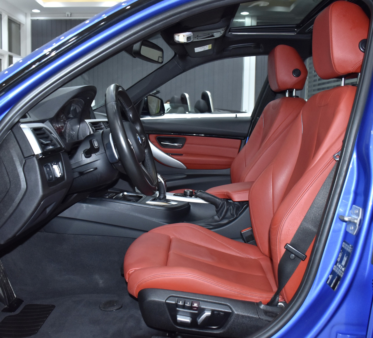 BMW 3-Series - Image 16