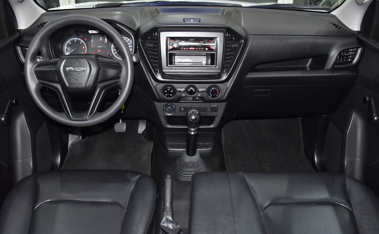Isuzu D-MAX - Image 11