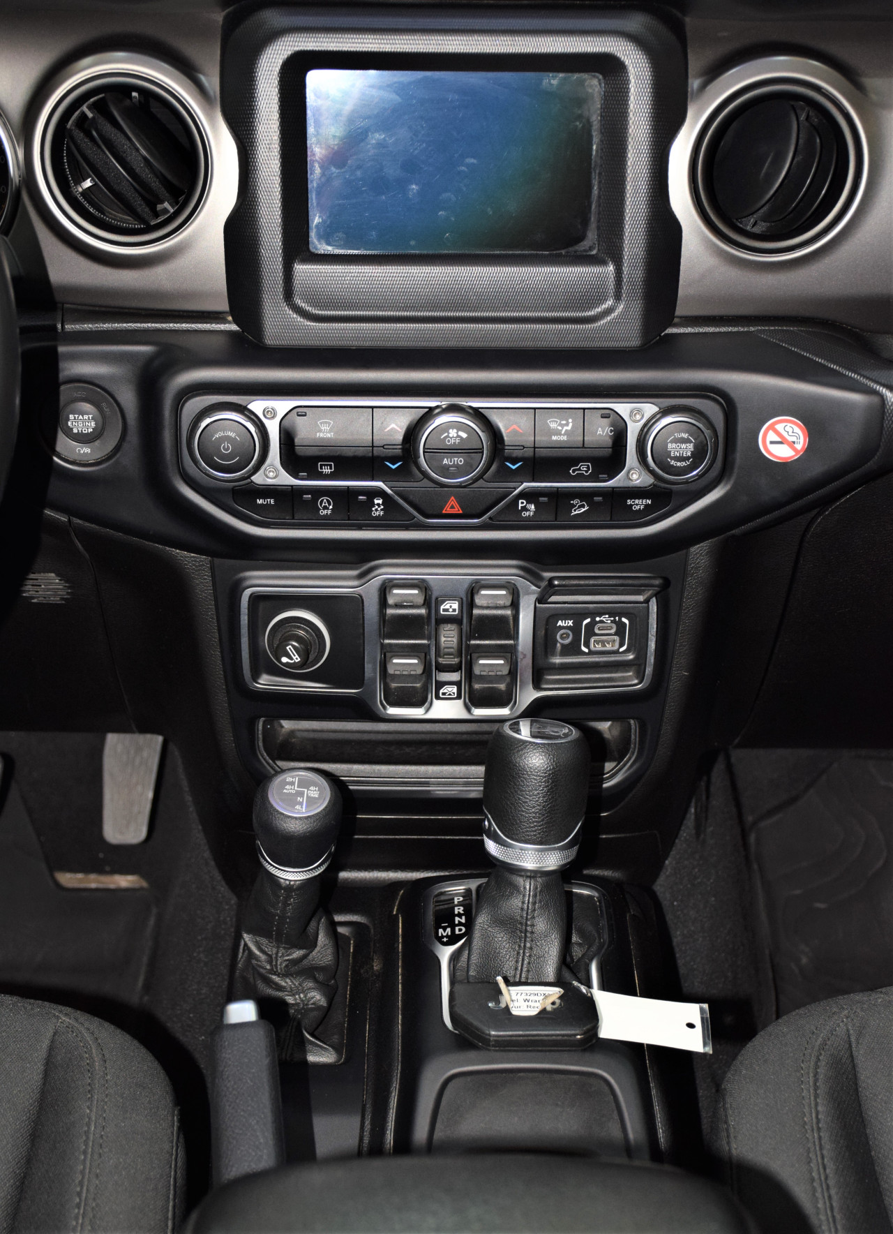 Jeep Wrangler Unlimited - Image 11
