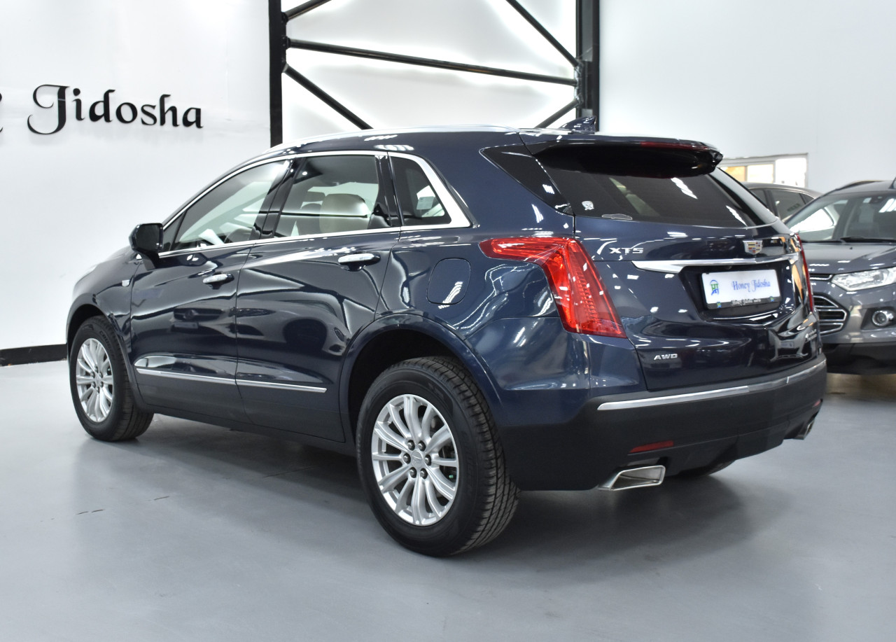 Cadillac XTS - Image 8