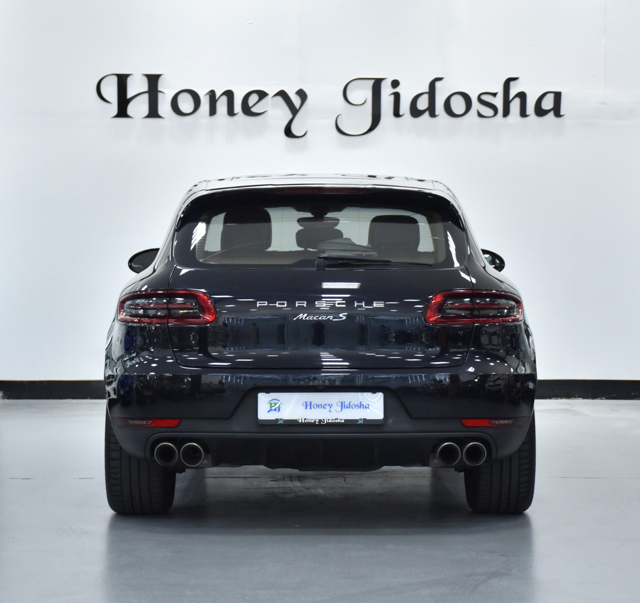 Porsche Macan - Image 11