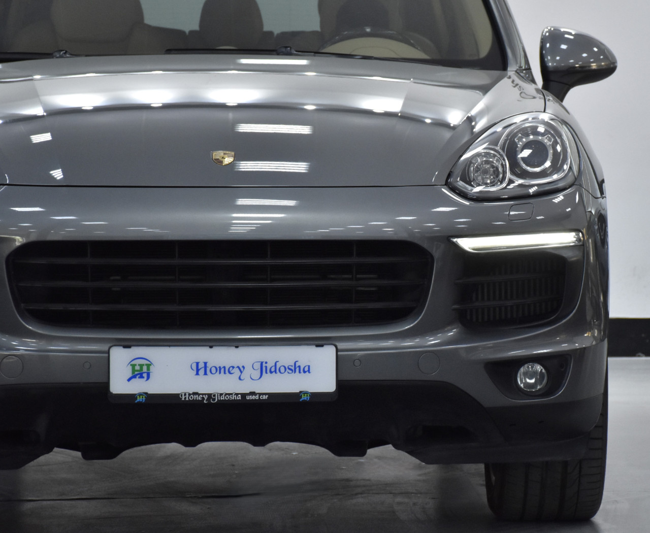 Porsche Cayenne - Image 4