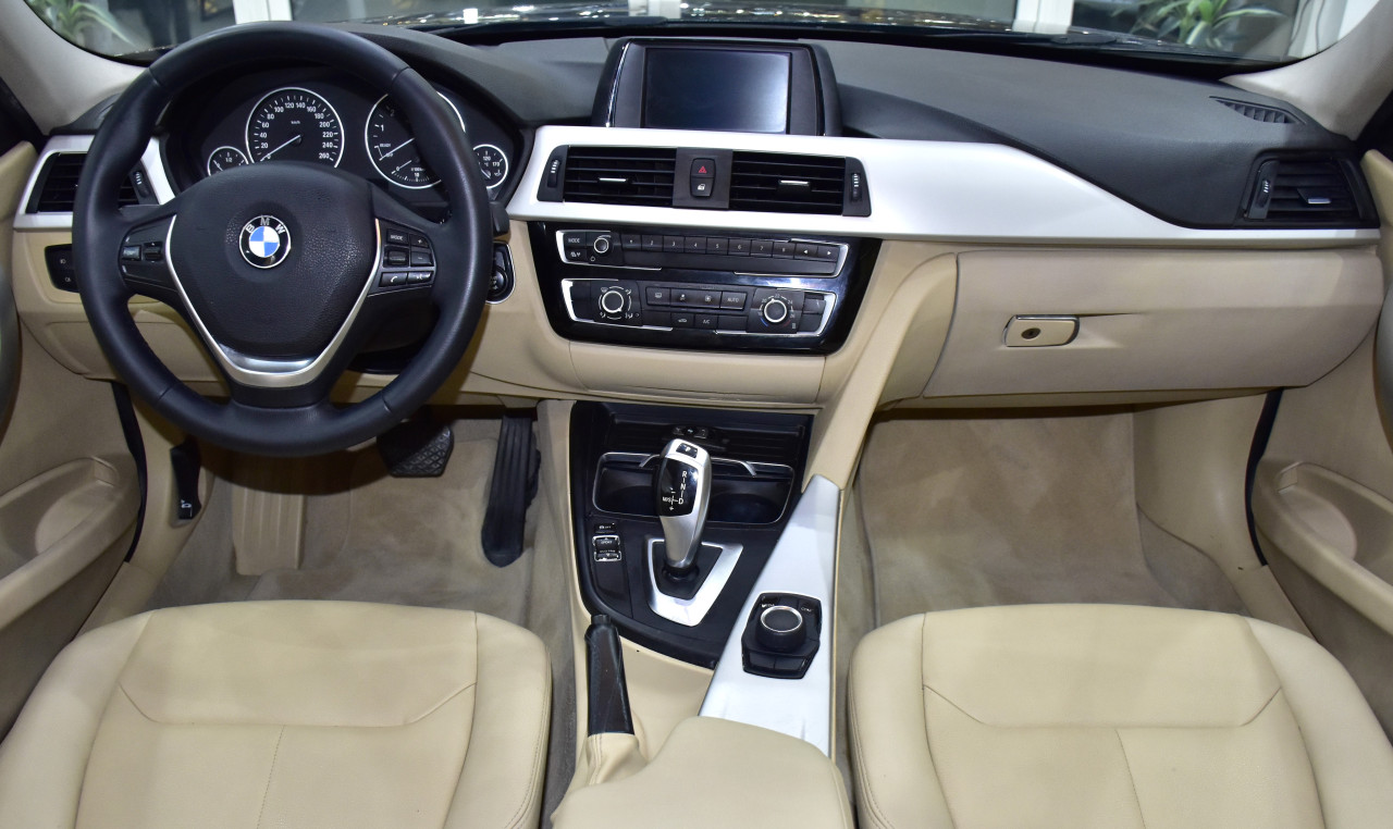 BMW 3-Series - Image 10