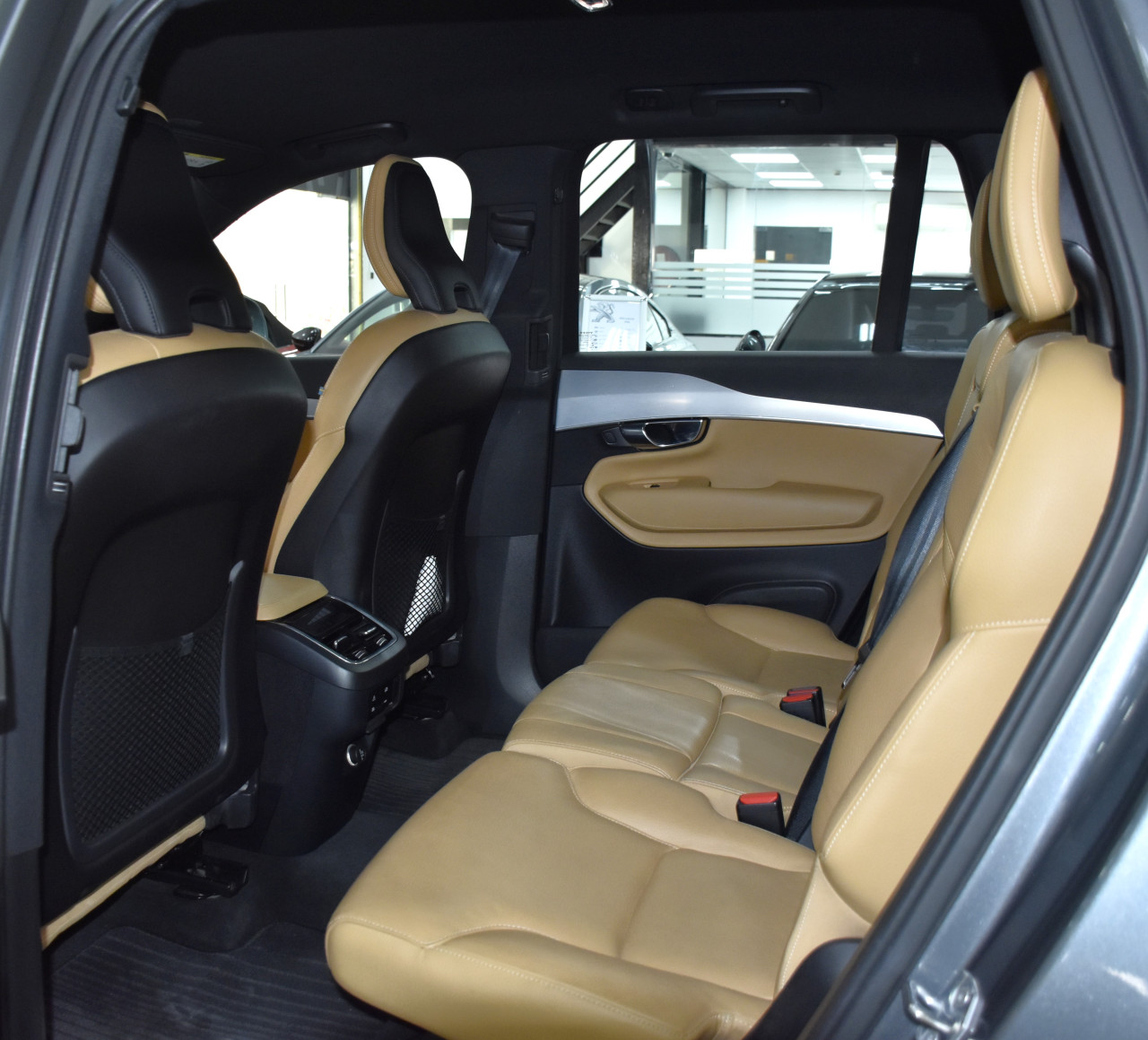 Volvo XC90 - Image 9
