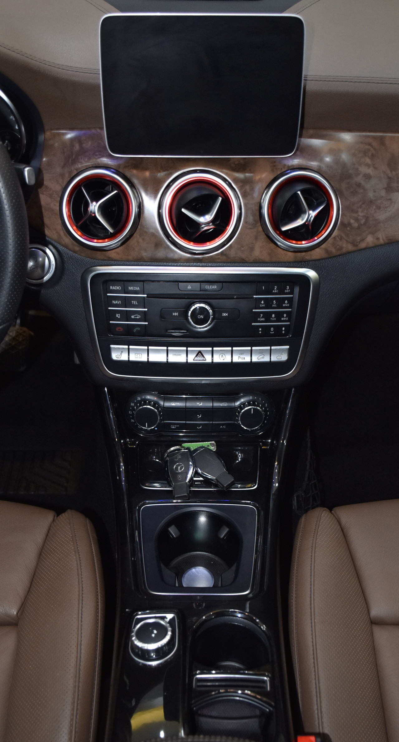Mercedes Benz GLA - Image 10