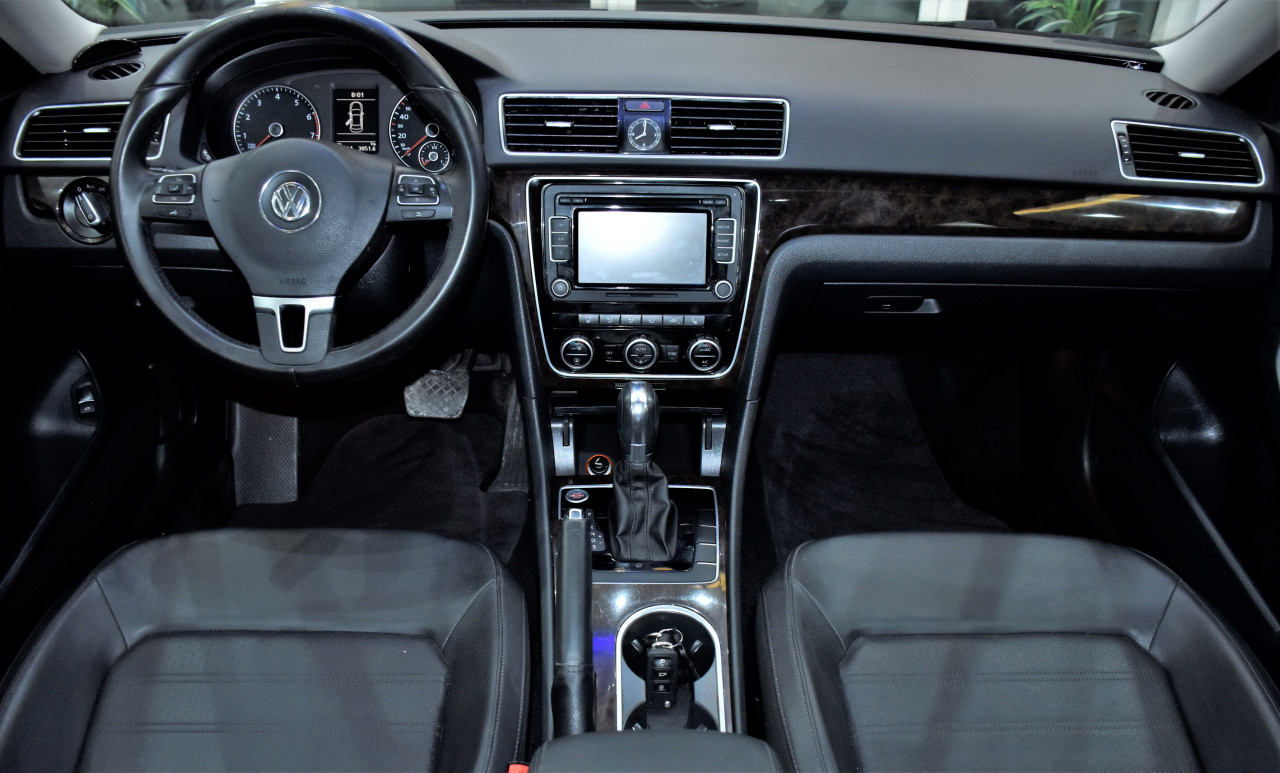 Volkswagen Passat - Image 10