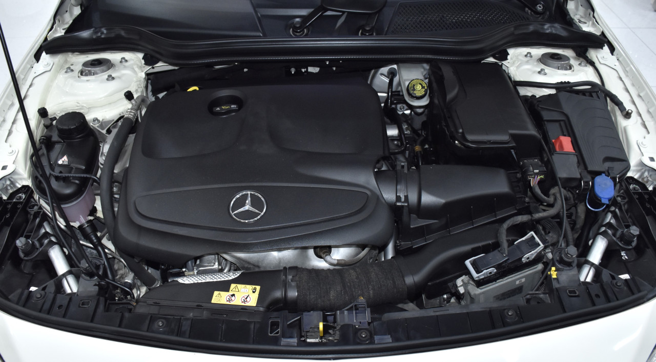 Mercedes Benz GLA - Image 12
