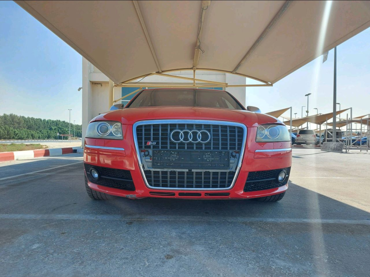 Audi S8 - Image 4