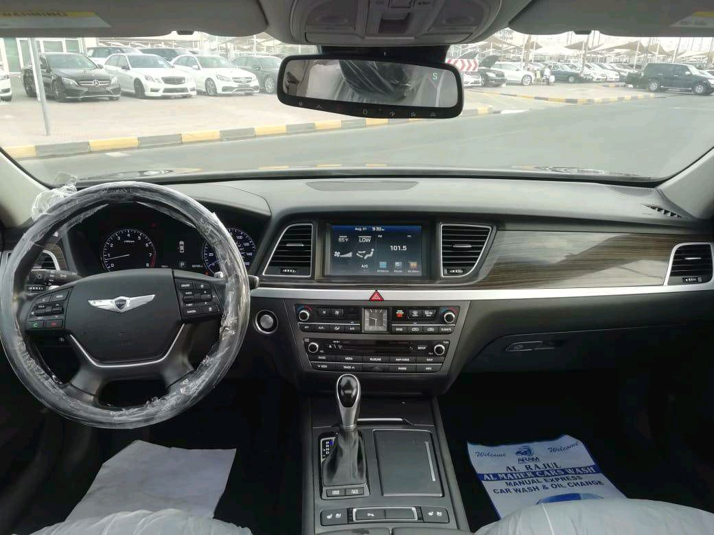 Hyundai Genesis - Image 5