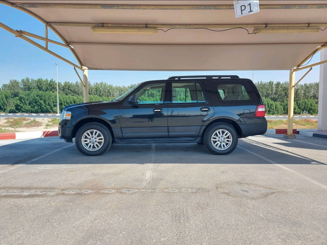 Ford Expedition - Image 5