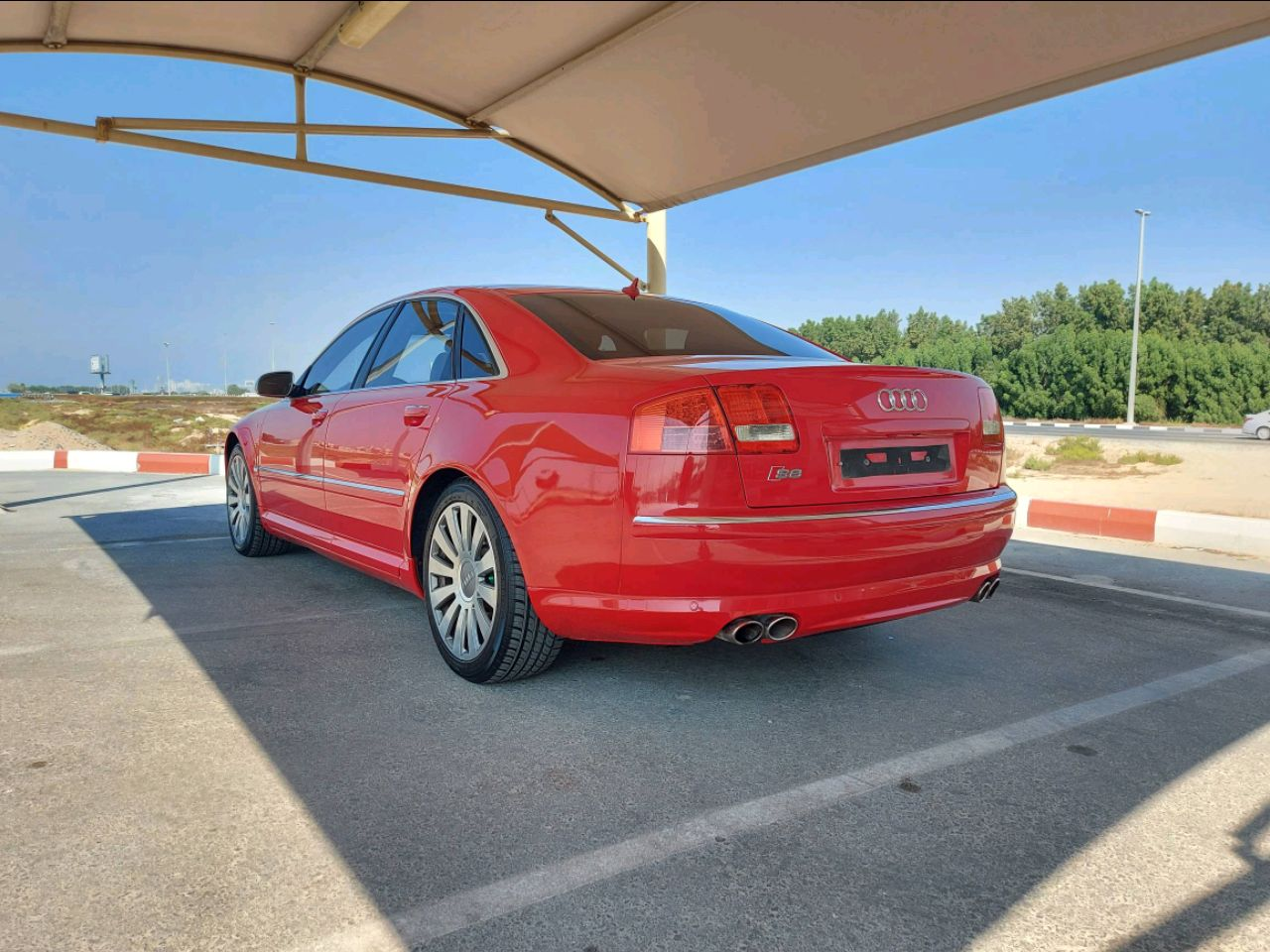 Audi S8 - Image 3