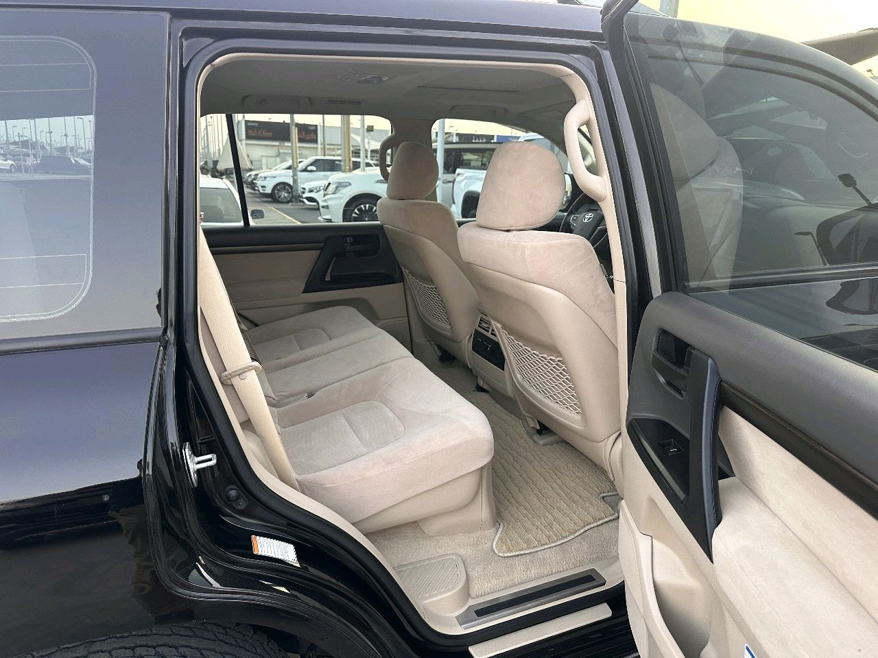 Toyota Land Cruiser - Image 10