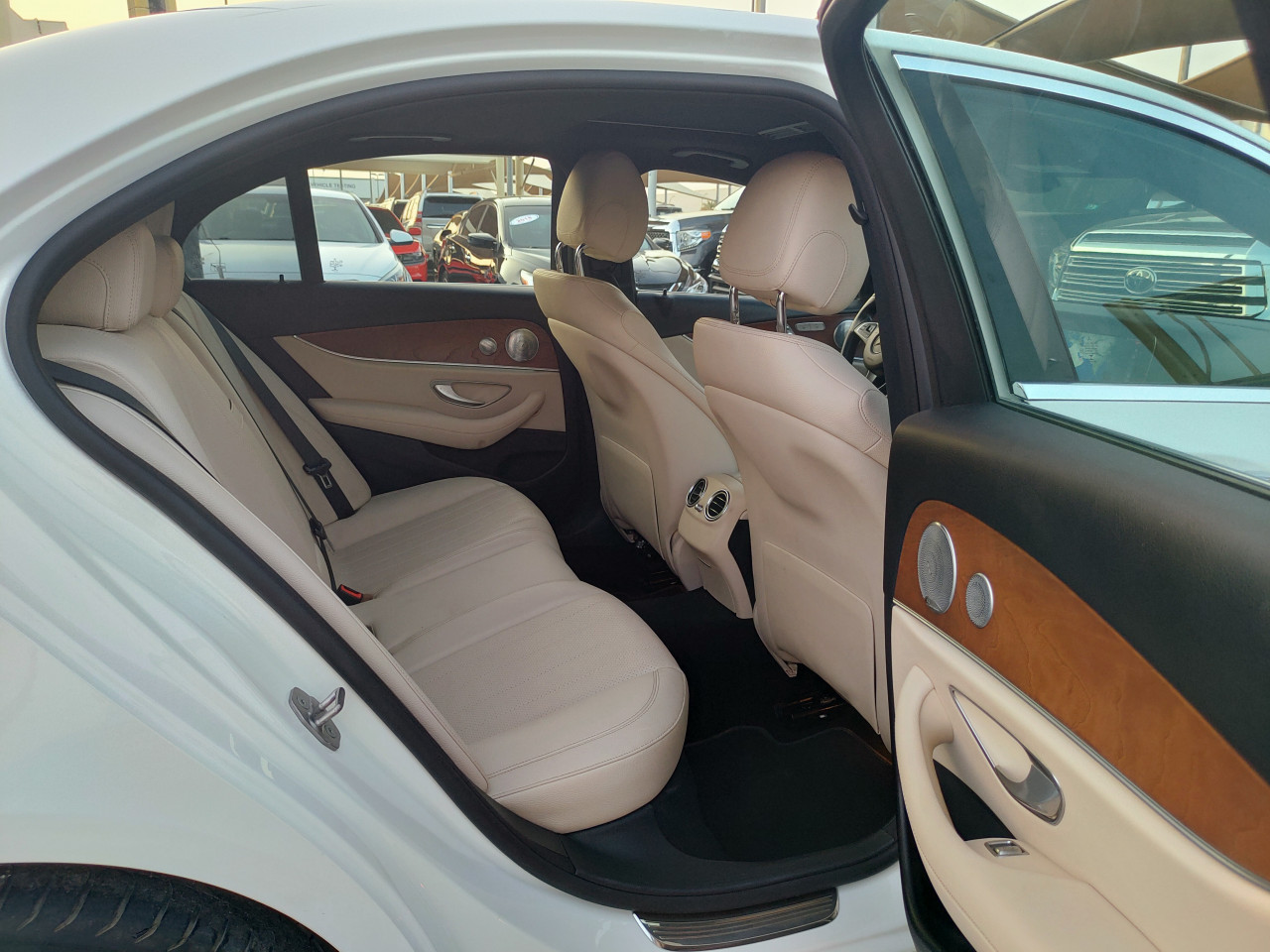Mercedes Benz E-Class - Image 8