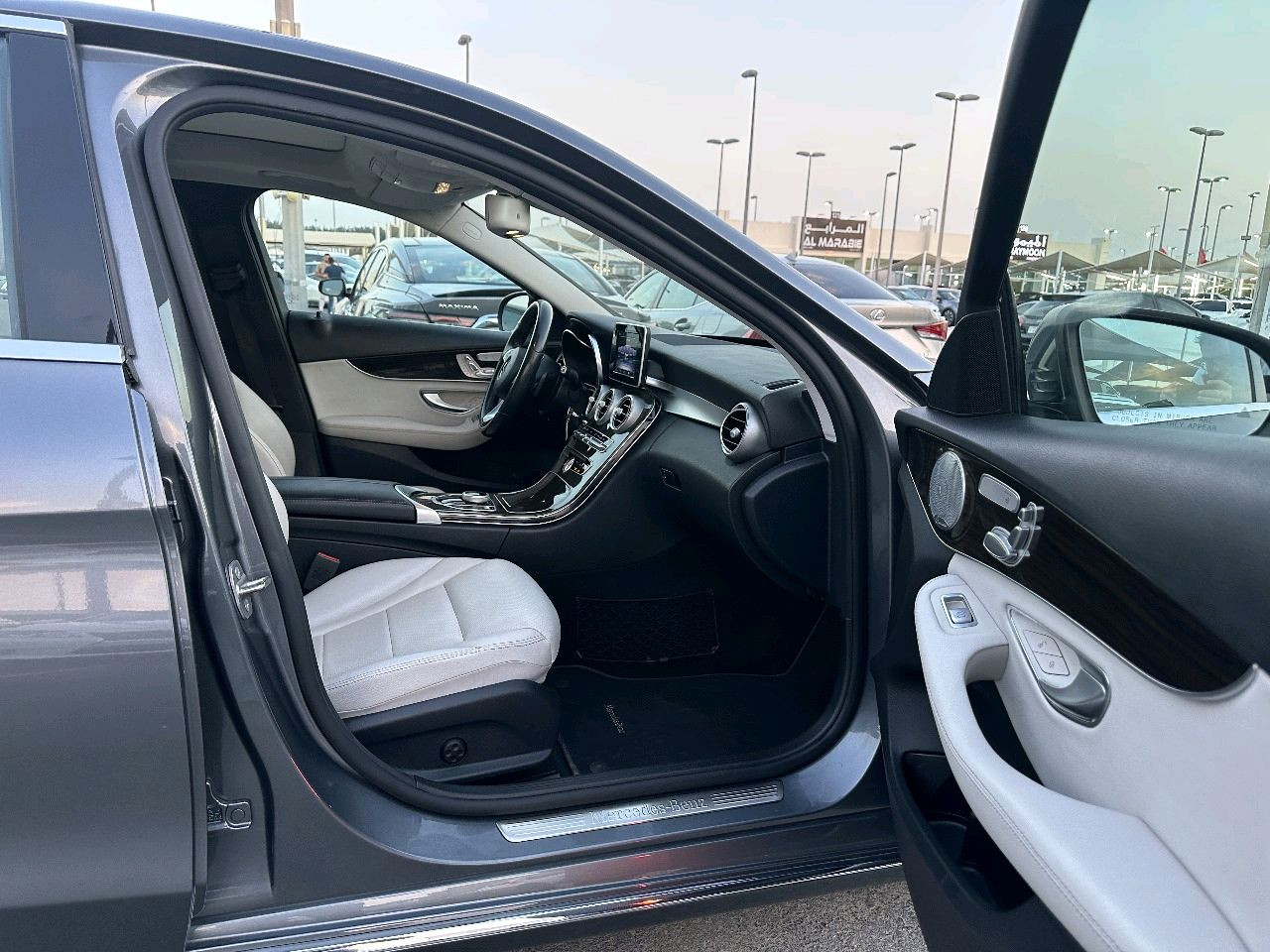 Mercedes Benz C-Class - Image 10