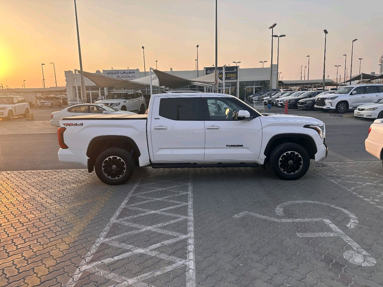 Toyota Tundra - Image 5