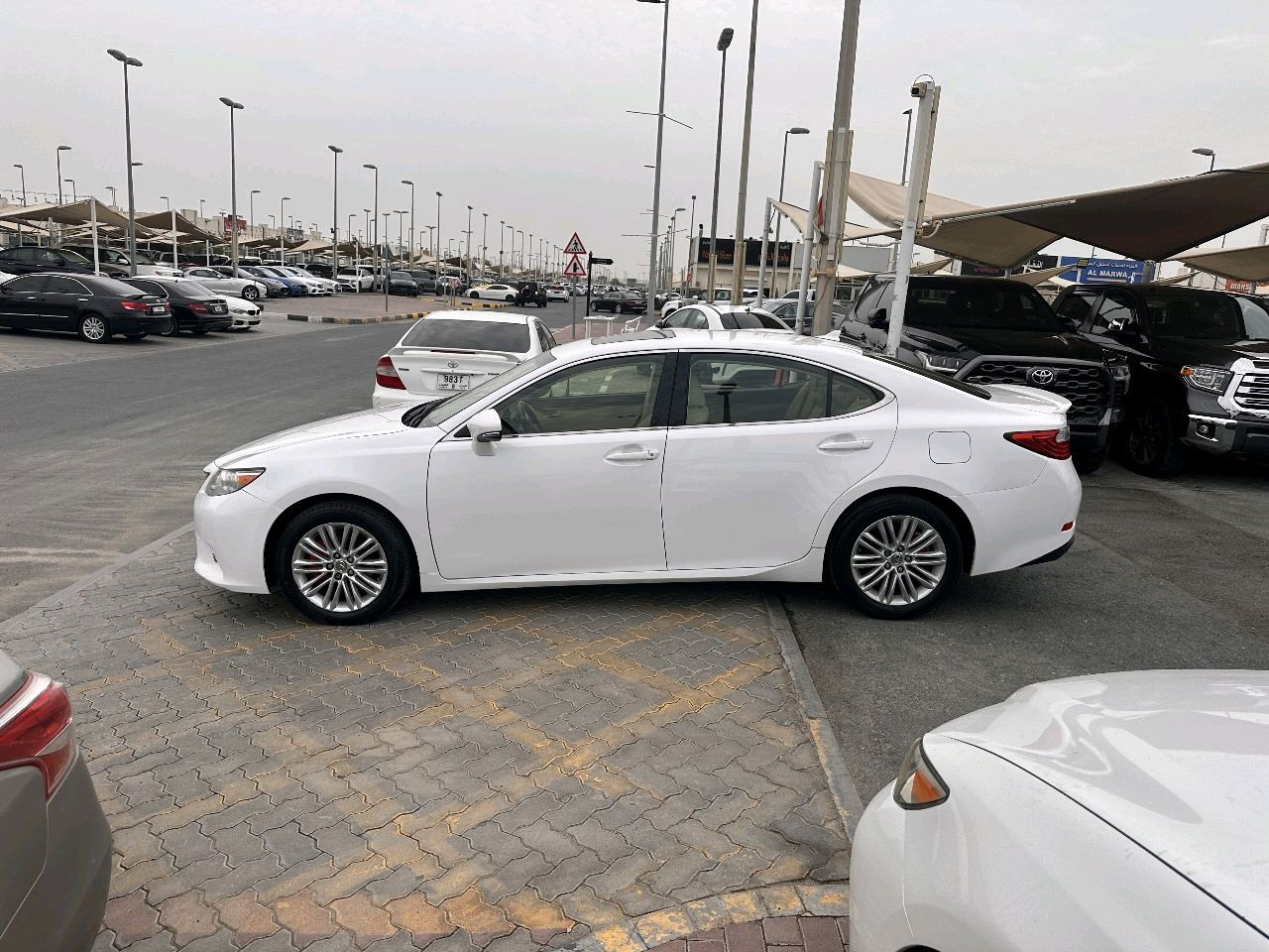 Lexus ES-Series - Image 3