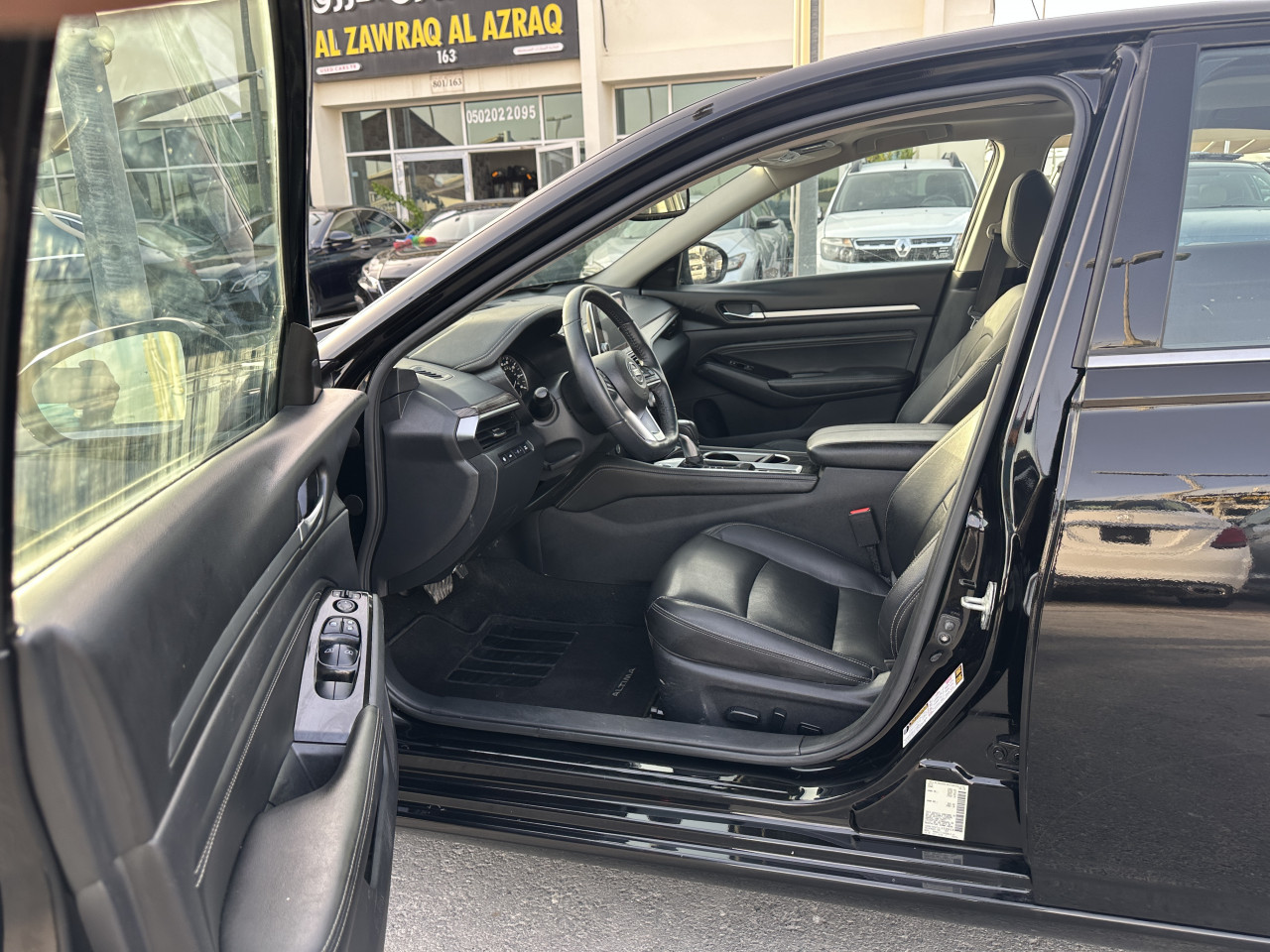 Nissan Altima - Image 8