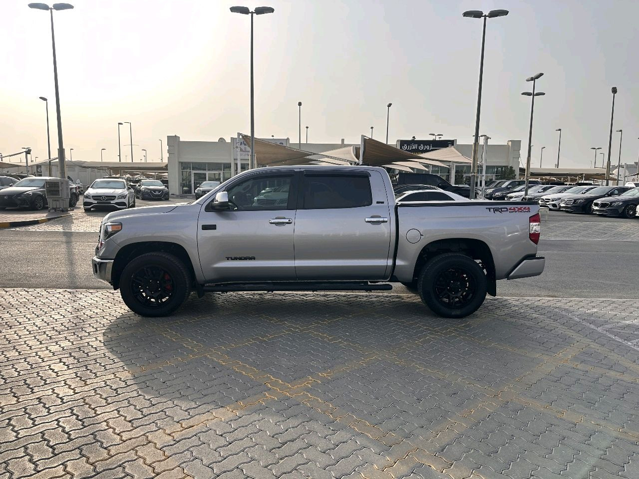 Toyota Tundra - Image 8