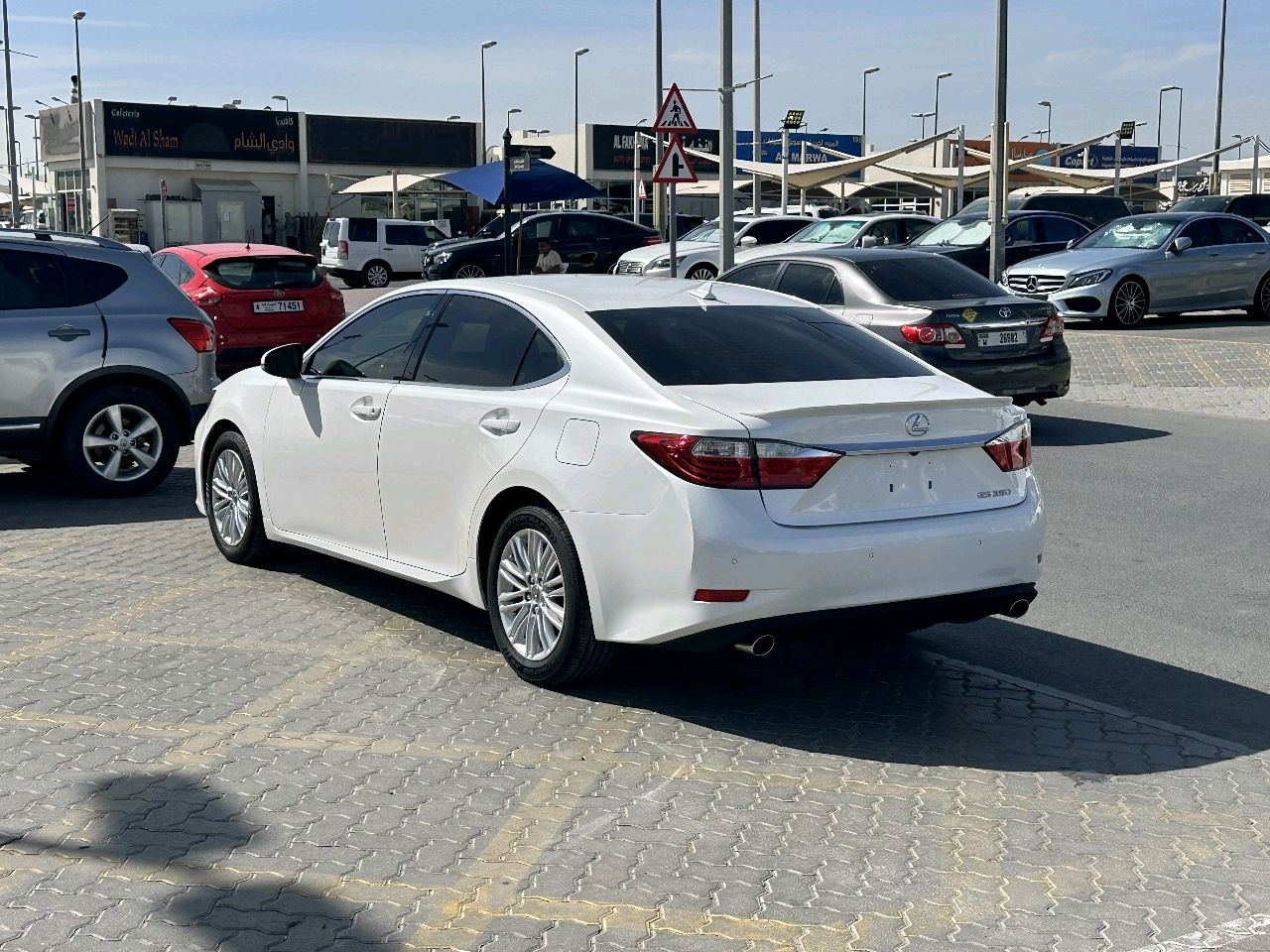 Lexus ES-Series - Image 12