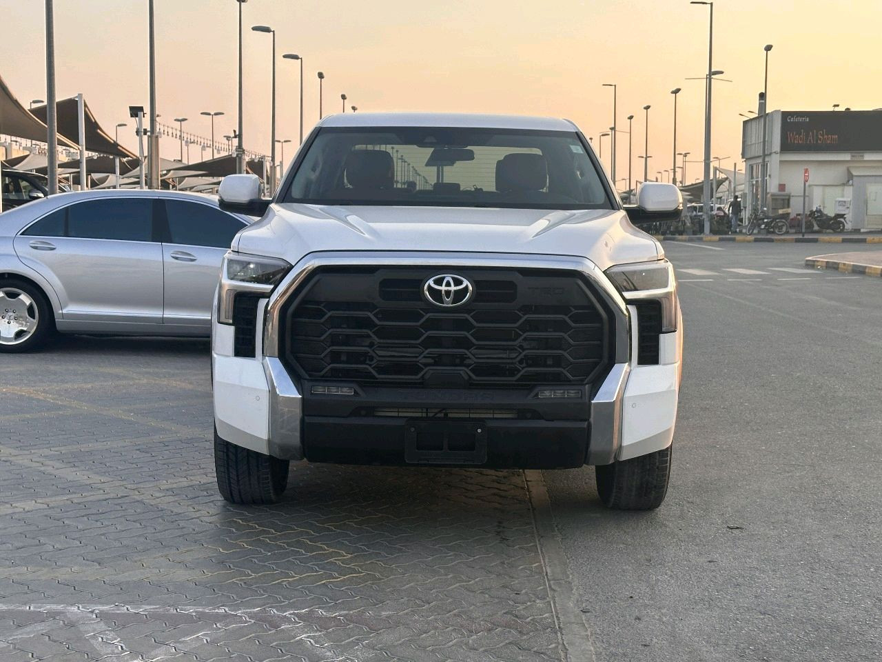 Toyota Tundra - Image 15