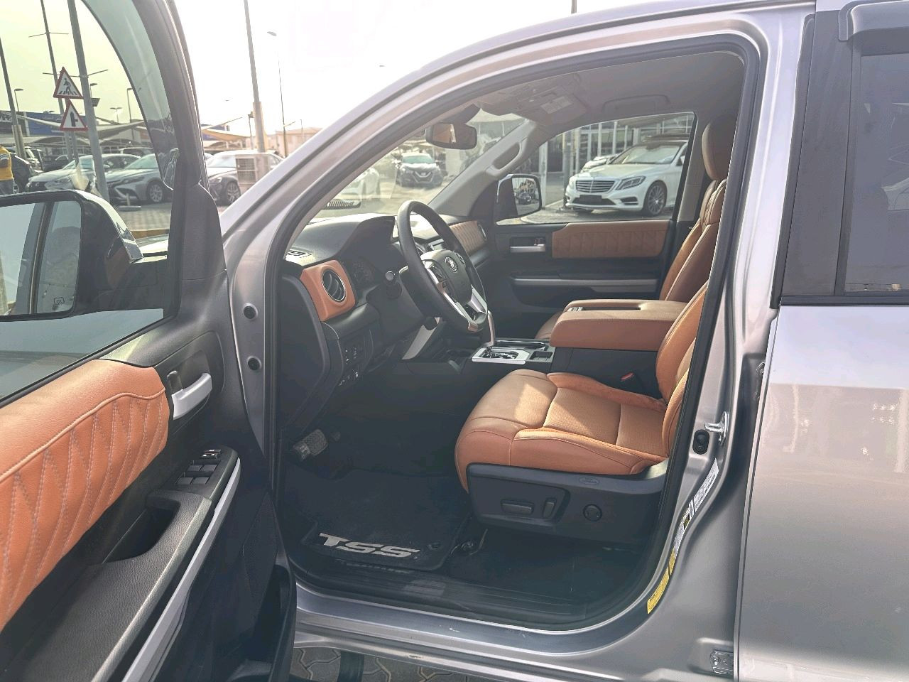 Toyota Tundra - Image 4