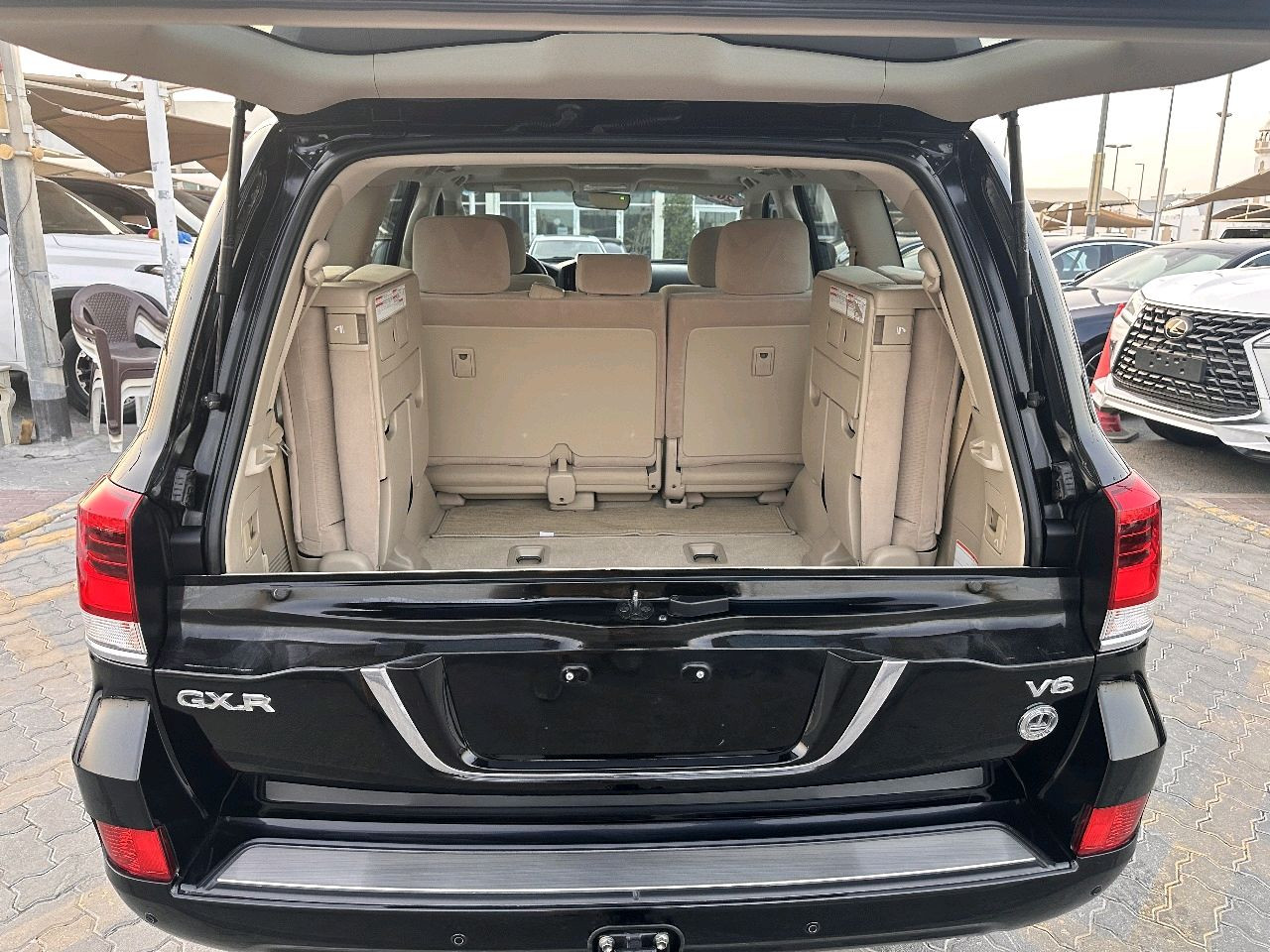 Toyota Land Cruiser - Image 11