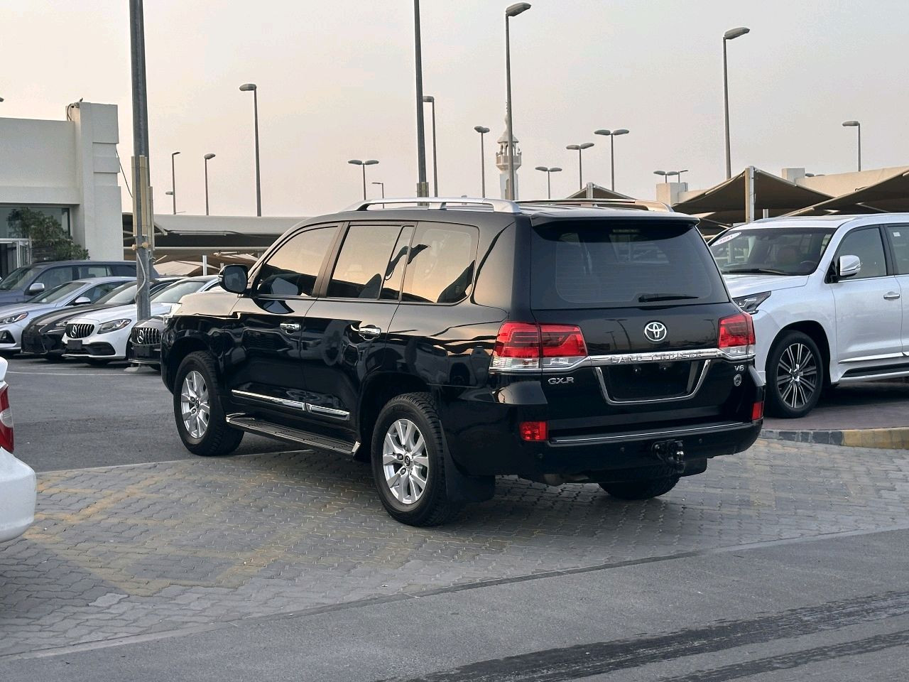 Toyota Land Cruiser - Image 3