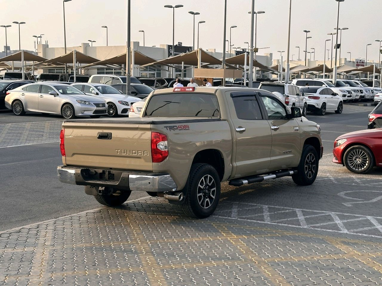 Toyota Tundra - Image 10