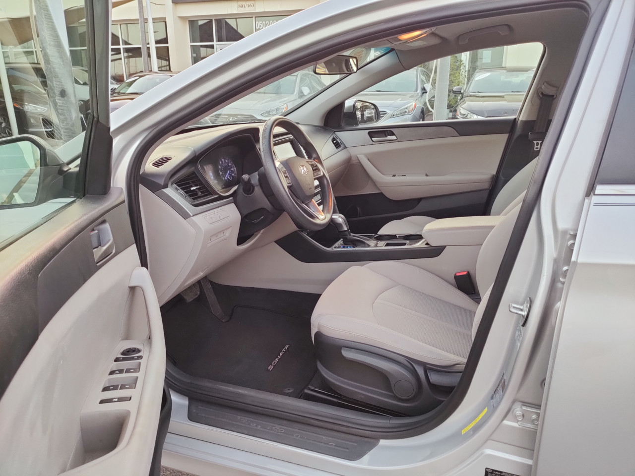 Hyundai Sonata - Image 3