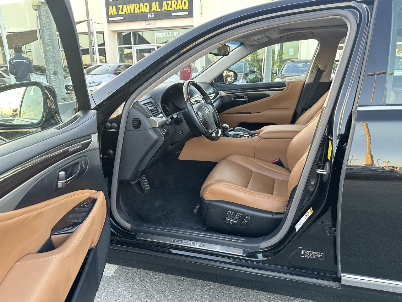 Lexus LS-Series - Image 11