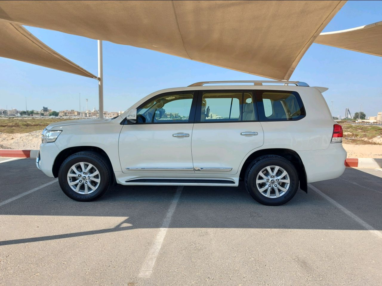 Toyota Land Cruiser - Image 5