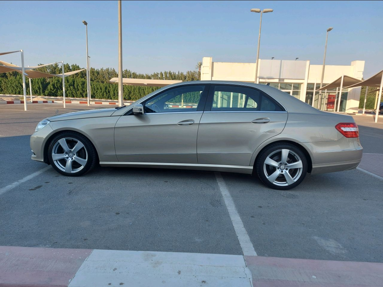Mercedes Benz E-Class - Image 5