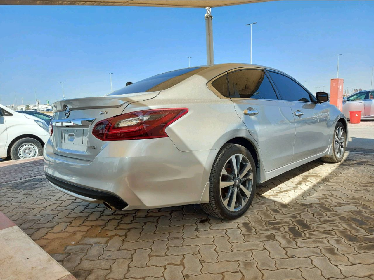 Nissan Altima - Image 4