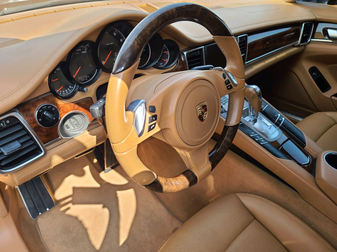 Porsche Panamera - Image 8