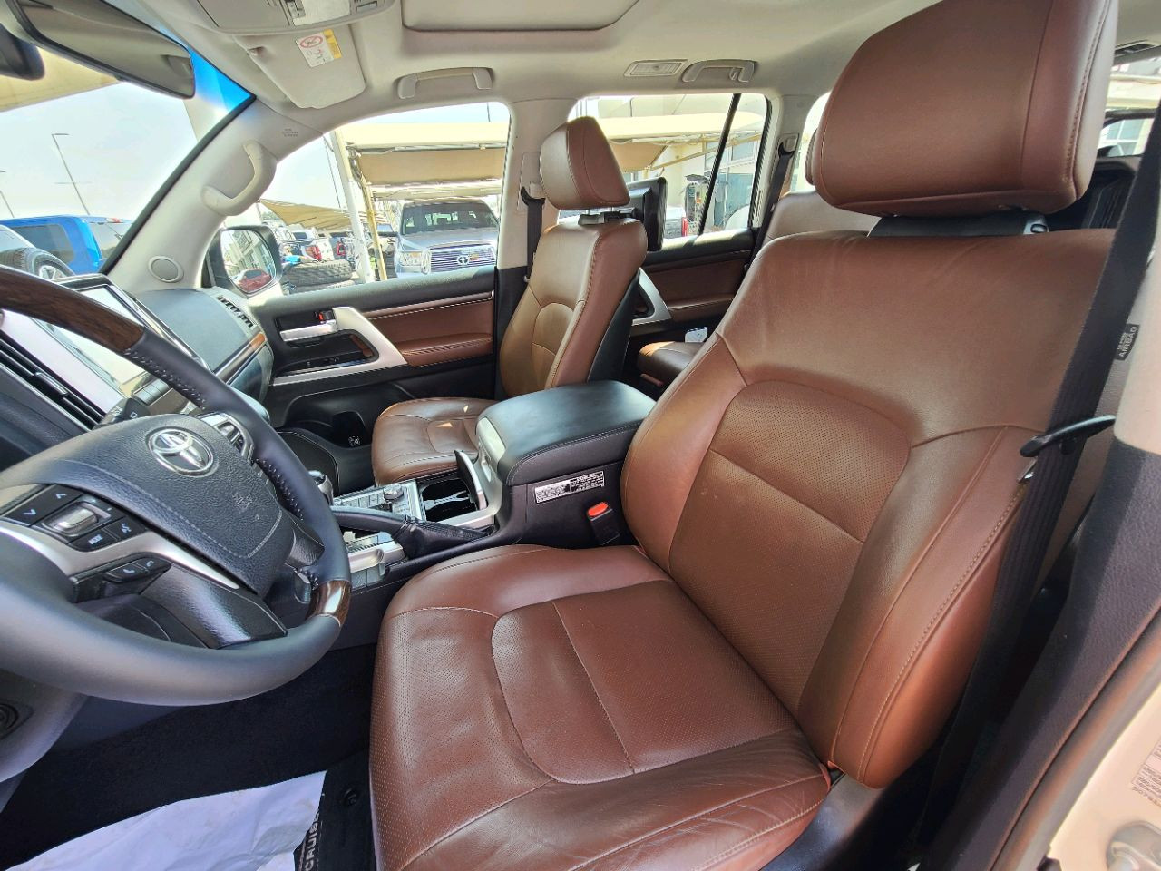 Toyota Land Cruiser - Image 11