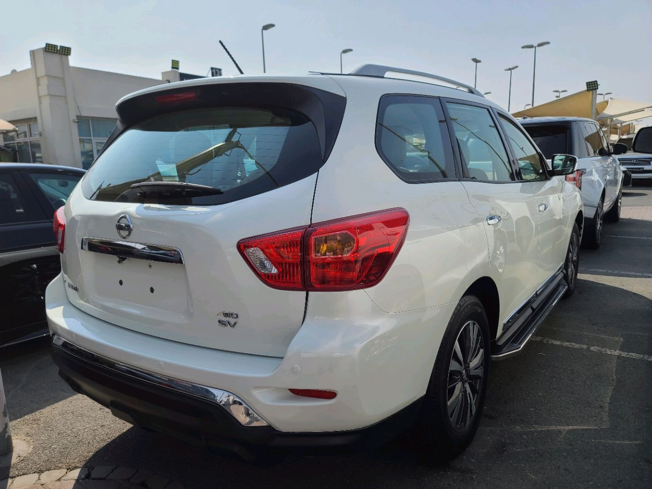 Nissan Pathfinder - Image 8