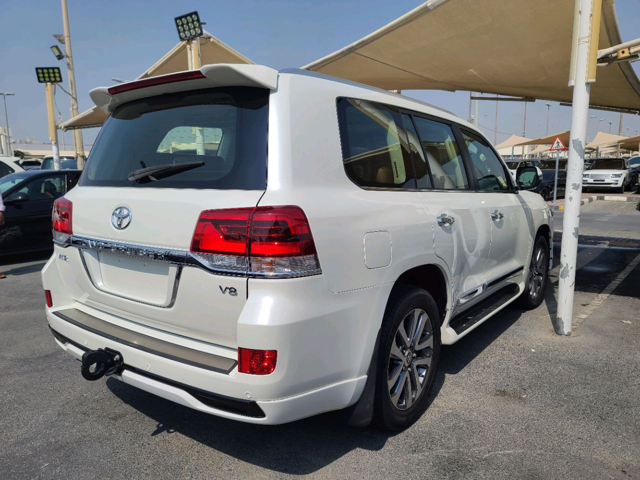 Toyota Land Cruiser - Image 7