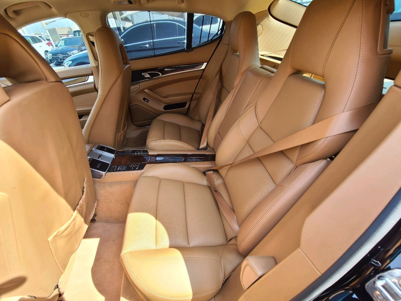 Porsche Panamera - Image 10