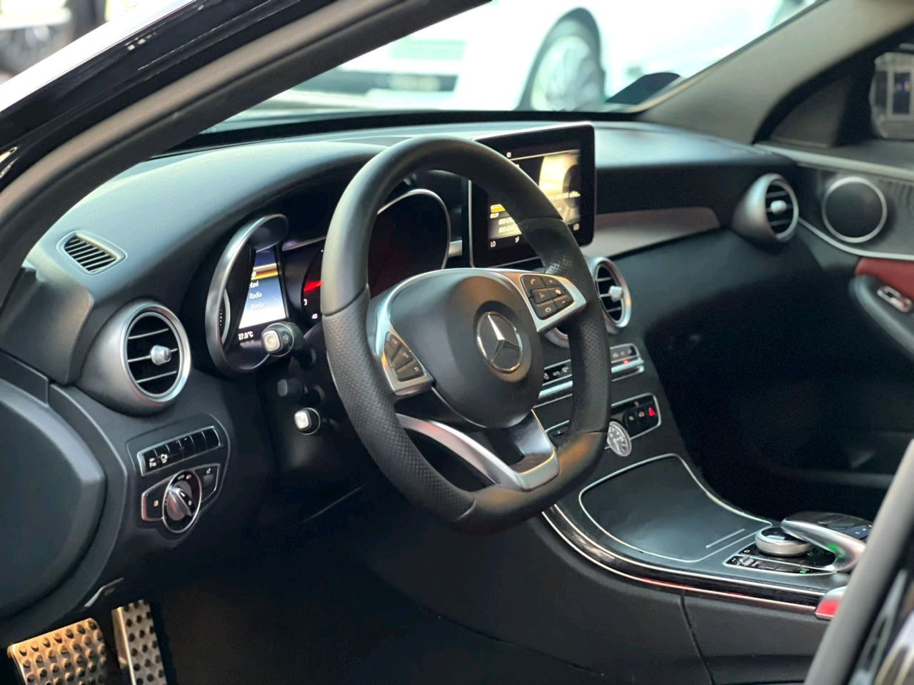 Mercedes Benz C-Class - Image 4