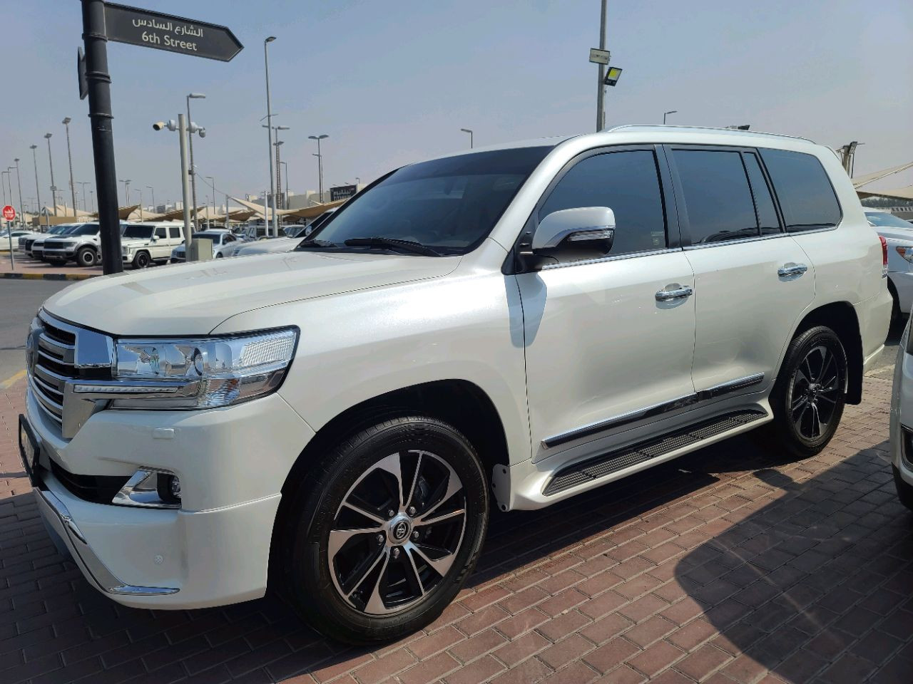 Toyota Land Cruiser - Image 8