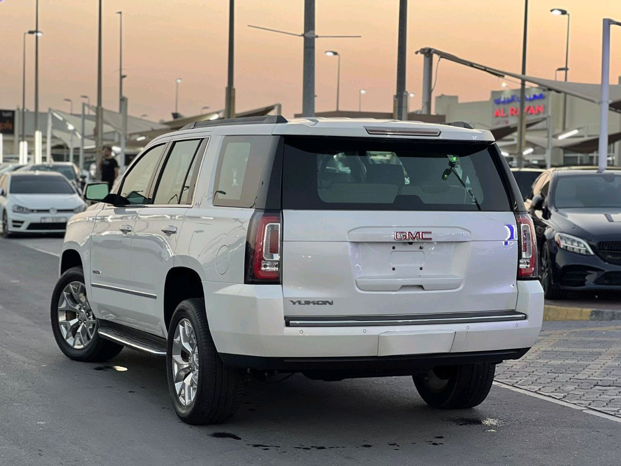 GMC Yukon - Image 6