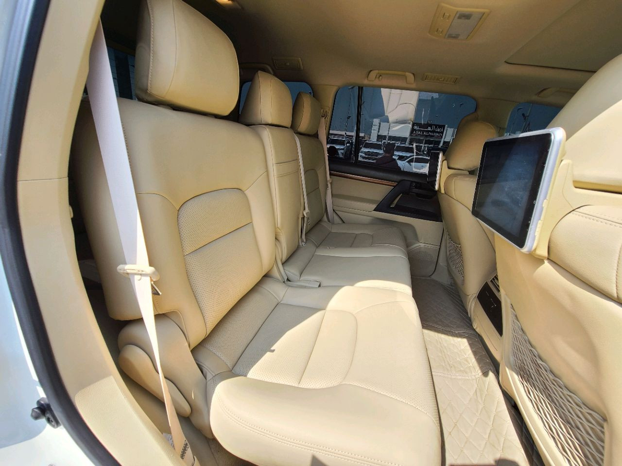 Toyota Land Cruiser - Image 9