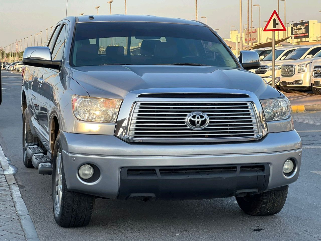 Toyota Tundra - Image 8