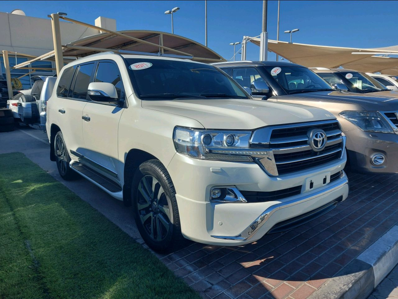 Toyota Land Cruiser - Image 2