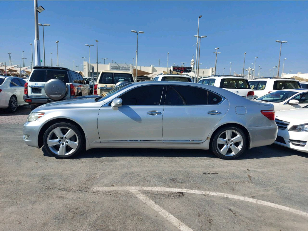Lexus LS-Series - Image 4