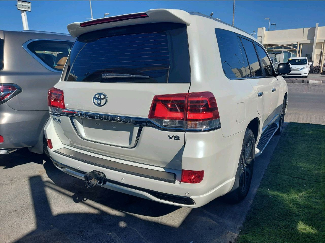 Toyota Land Cruiser - Image 3