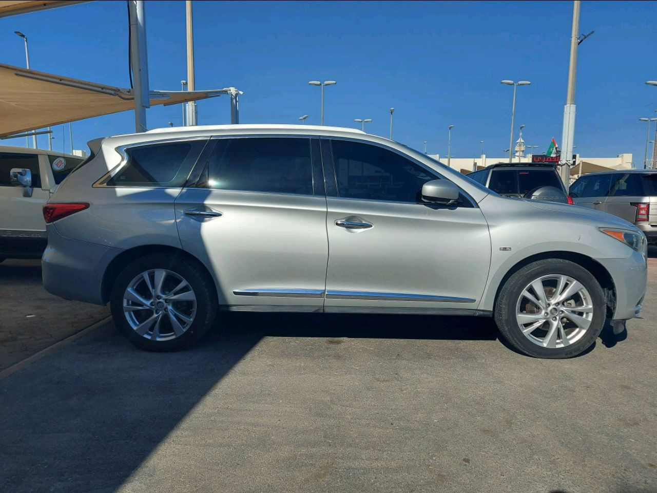 Infiniti JX-Series - Image 2